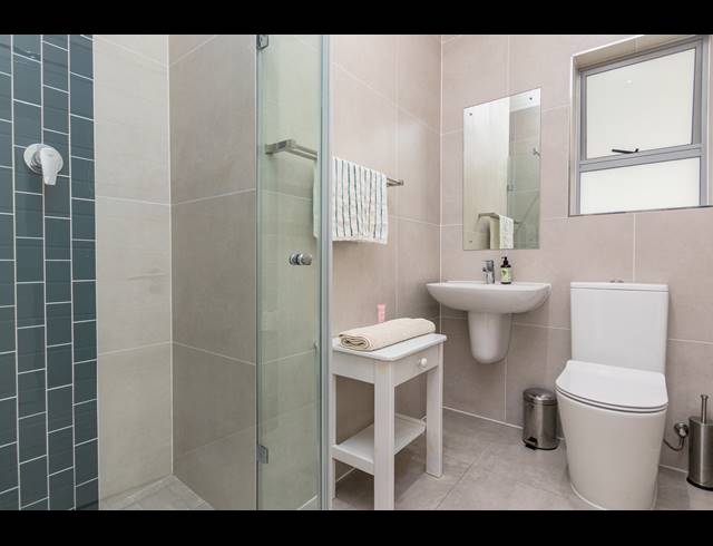 4 BEDROOM FREESTANDING TO LET IN SUNNINGDALE